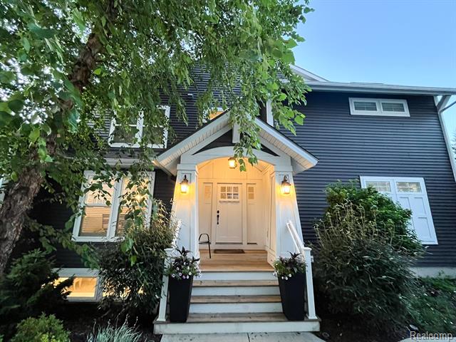 front view picture of 4673 Macatawa Legends Boulevard, Holland, MI. 49424