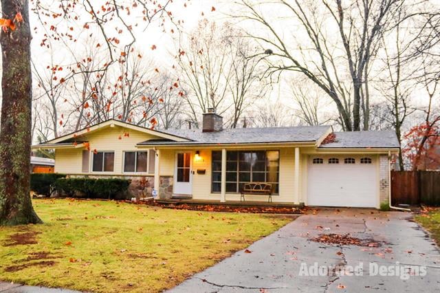 front view picture of 29839 Fall River Rd, Southfield, MI. 48076