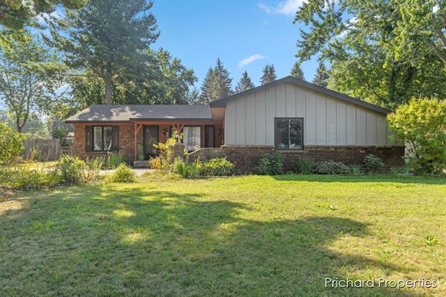 front view picture of 1734 Pleasantwood Drive, Jenison, MI. 49428