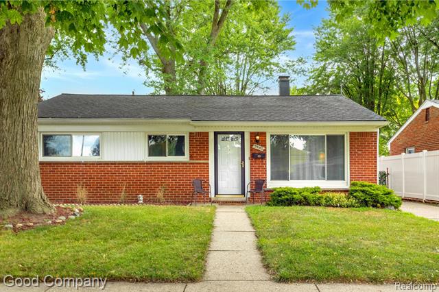 front view picture of 29357 Shirley Ave, Madison Heights, MI. 48071