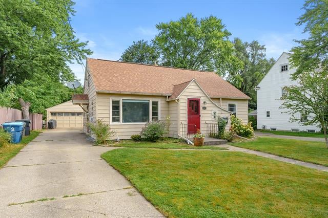 front view picture of 1315 Winton Avenue, Kalamazoo, MI. 49001