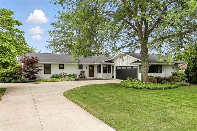 front view picture of 3013 Newport Drive, Fennville, MI. 49408