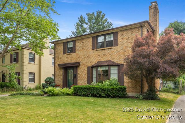 front view picture of 1052 Santa Cruzse  Drive, Grand Rapids, MI. 49506