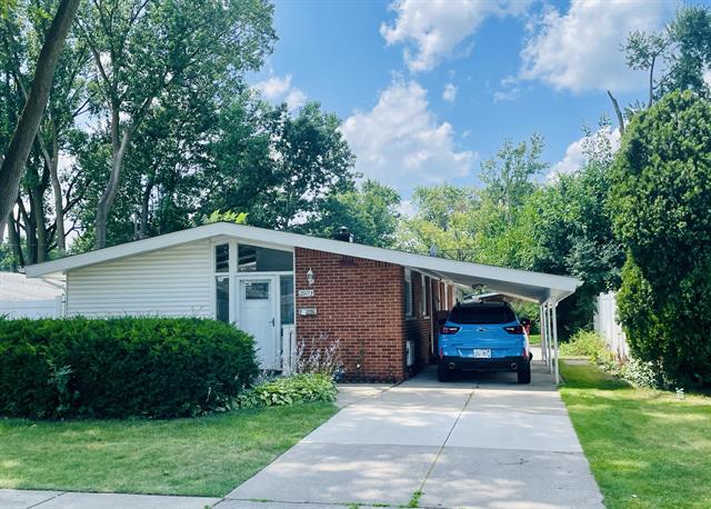 front view picture of 29773 Fairfax St, Southfield, MI. 48076