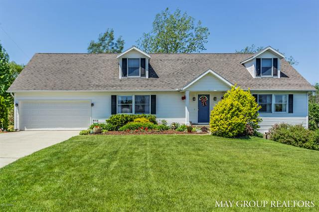 front view picture of 9191 Walnut Grove Drive, Rockford, MI. 49341
