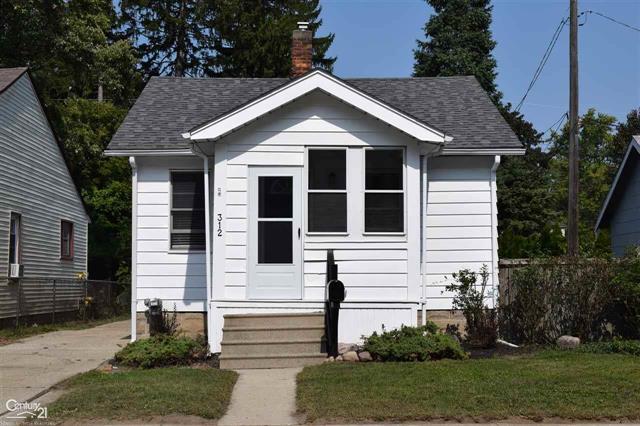 front view picture of 312 La Plaza Ct, Royal Oak, MI. 48073