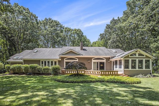 front view picture of 100 Alto Relievo Way, Marshall, MI. 49068