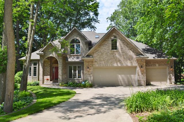 front view picture of 2223 Wooded Way, Stevensville, MI. 49127