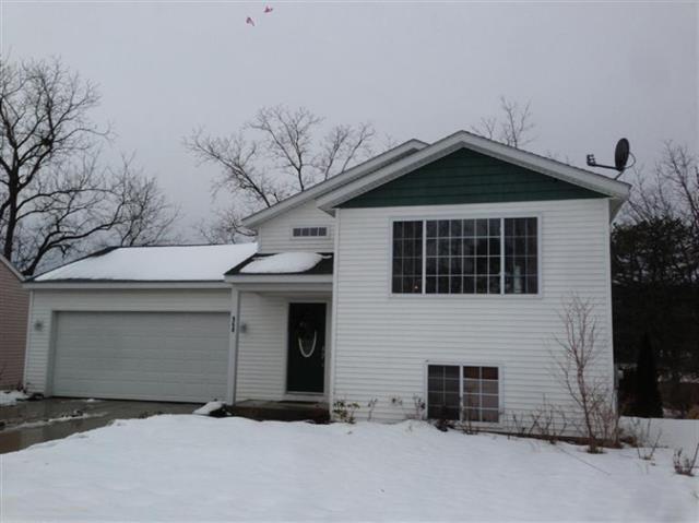 front view picture of 960 Sagewood Court, Holland, MI. 49423