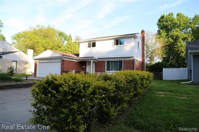 front view picture of 18675 Webster Ave, Southfield, MI. 48076