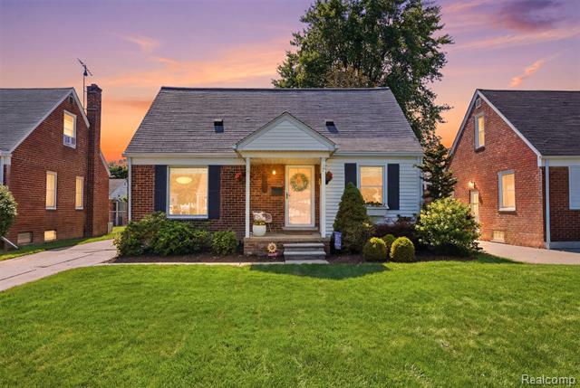 front view picture of 2129 N Connecticut Ave, Royal Oak, MI. 48073