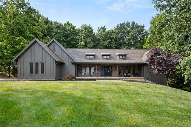 front view picture of 3698 River Islene  Court, Rockford, MI. 49341