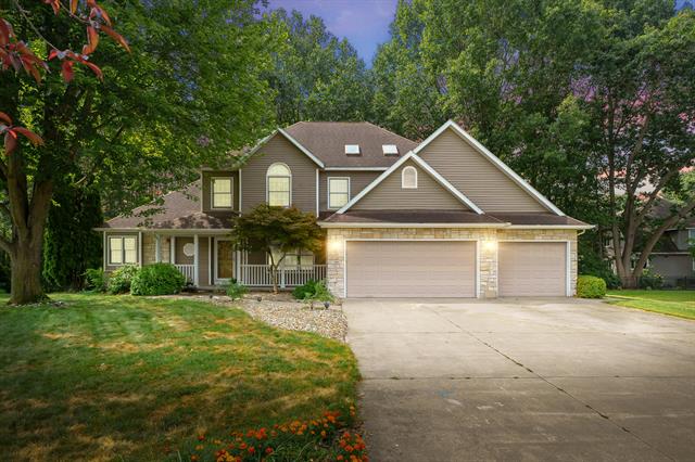 front view picture of 5005 Deerwood Trail, Stevensville, MI. 49127