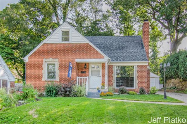 front view picture of 1412 Se Philadelphia Avenue, Grand Rapids, MI. 49507