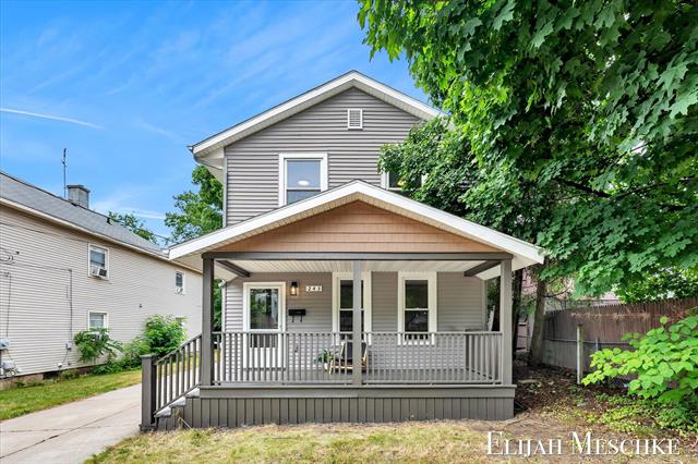 front view picture of 243 Pagene  Street, Grand Rapids, MI. 49505