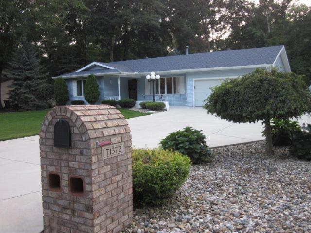 front view picture of 71372 Merle Street, Edwardsburg, MI. 49112
