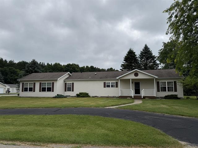 front view picture of 7826 Sunset Shores Drive, Stanwood, MI. 49346
