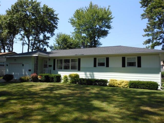 front view picture of 938 Sherwood Road, Muskegon, MI. 49441