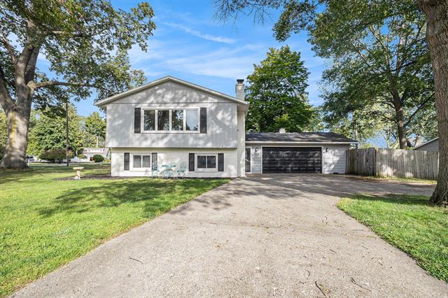 front view picture of 1769 Bayview Drive, Muskegon, MI. 49441