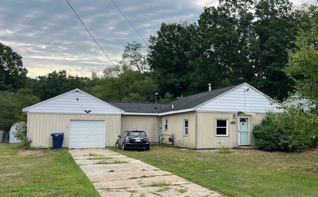 front view picture of 1440 Brookss  Road, Muskegon, MI. 49442
