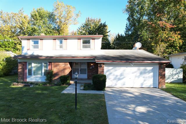 front view picture of 16360 Crescent Dr, Southfield, MI. 48076