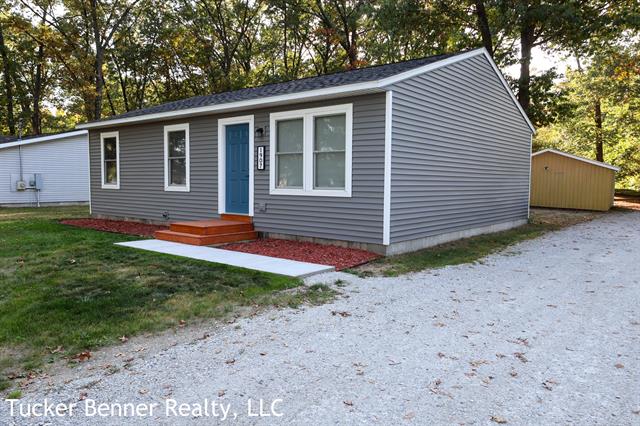 front view picture of 1907 Brooks Road, Muskegon, MI. 49442