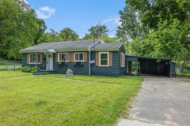 front view picture of 420 Elmdalene  Street, Grand Rapids, MI. 49525