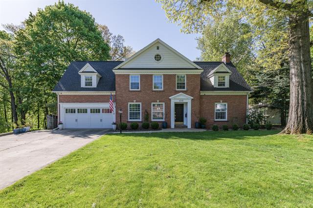 front view picture of 1713 Hillshire Drive, Kalamazoo, MI. 49008
