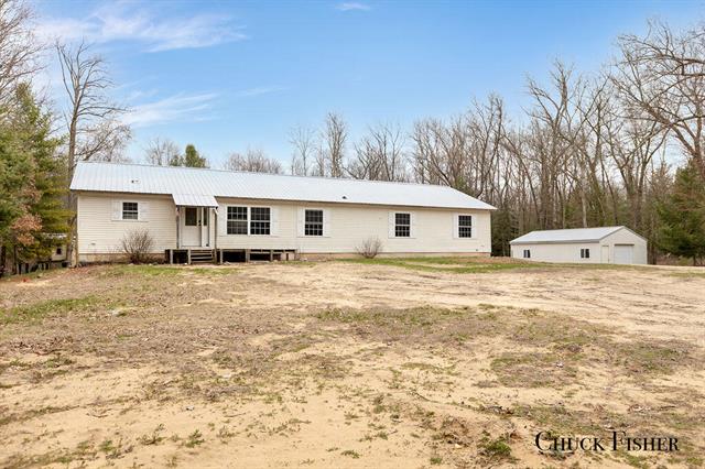front view picture of 10010 Bittersweet Avenue, Grant, MI. 49327