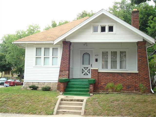 front view picture of 435 Storrs, Grand Rapids, MI. 49507