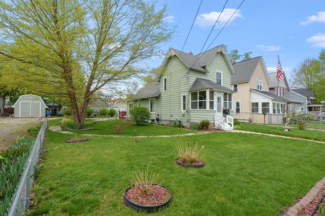 front view picture of 104 Illinois Street, Battle Creek, MI. 49014