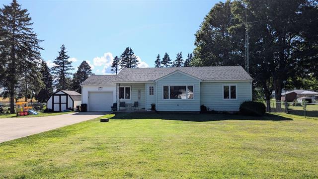 front view picture of 69052 Hazel Street, Sturgis, MI. 49091