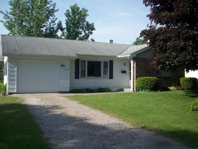 front view picture of 525 W Upton Avenue, Reed City, MI. 49677