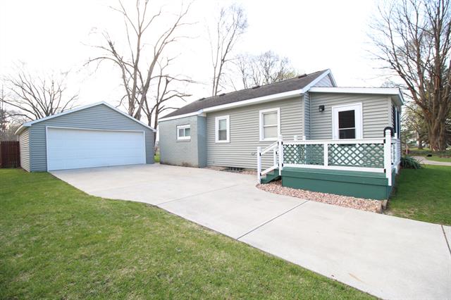 front view picture of 4542 Walton Avenue, Grand Rapids, MI. 49548