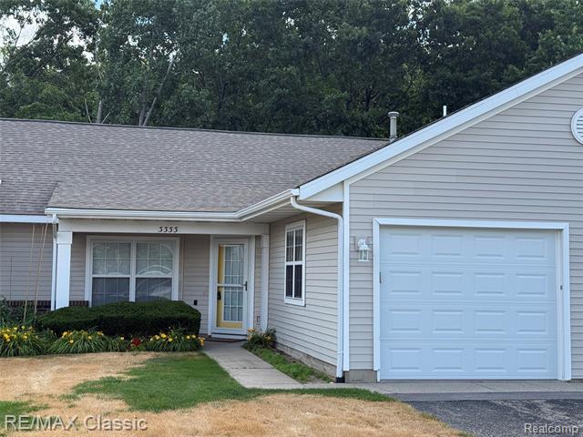 front view picture of 3333 Clear Vistane  Court, Grand Rapids, MI. 49525