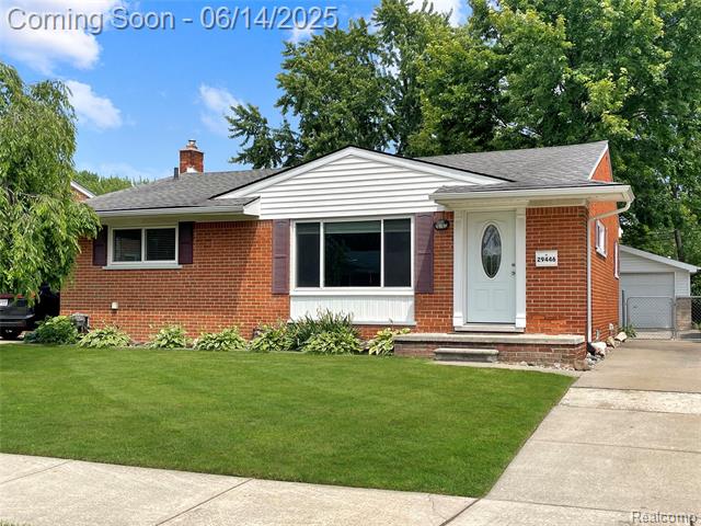 front view picture of 29446 Tawas St, Madison Heights, MI. 48071