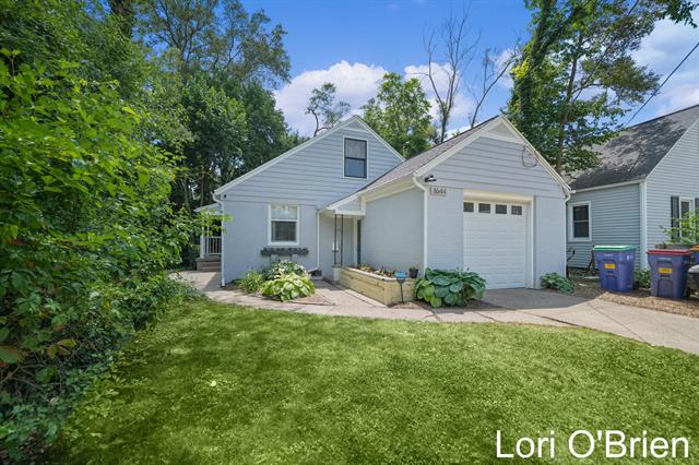 front view picture of 1644 Bostonse  Street, Grand Rapids, MI. 49506