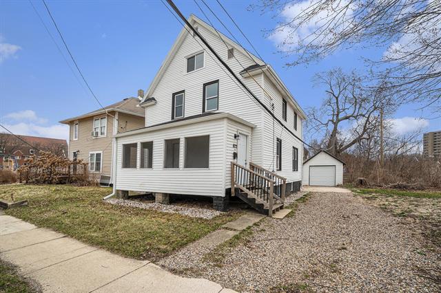 front view picture of 822 Lake Street, Kalamazoo, MI. 49001