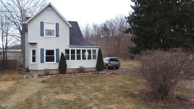 front view picture of 1391 Belleview Drive, Ionia, MI. 48846