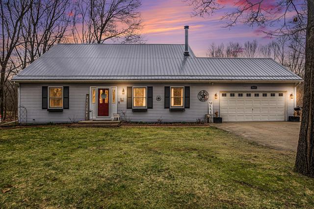 front view picture of 3697 118Th Avenue, Allegan, MI. 49010