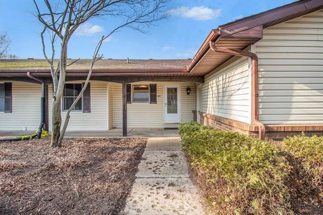 front view picture of 245 Bona Vistanw  Drive, Grand Rapids, MI. 49504