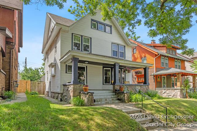 front view picture of 1328 Bemisse  Street, Grand Rapids, MI. 49506