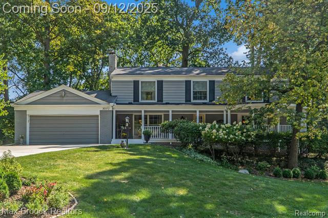 front view picture of 30372 Georgetown Dr, Franklin, MI. 48025