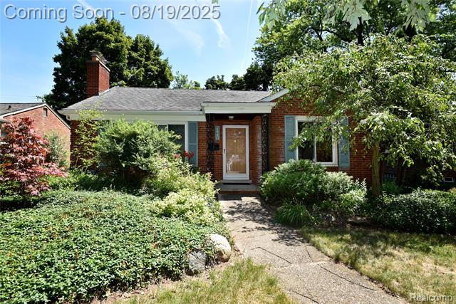 front view picture of 2440 Ferncliff Ave, Royal Oak, MI. 48073