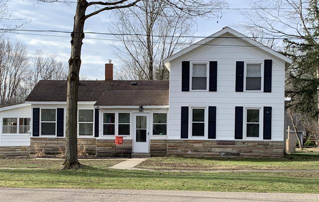 front view picture of 330 E James Street, Lawrence, MI. 49064