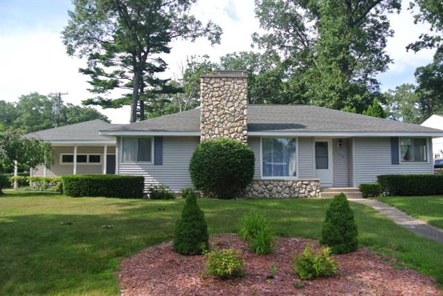 front view picture of 2188 Southwood Avenue, Muskegon, MI. 49441