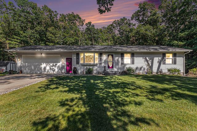 front view picture of 572 Stevenscott Drive, Muskegon, MI. 49442
