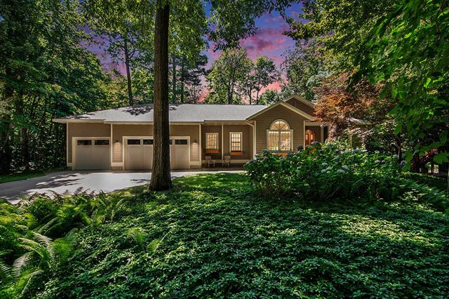 front view picture of 5543 Oaktree Lane, Whitehall, MI. 49461