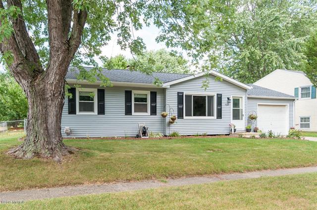 front view picture of 4624 Beechmount Avenue, Portage, MI. 49024