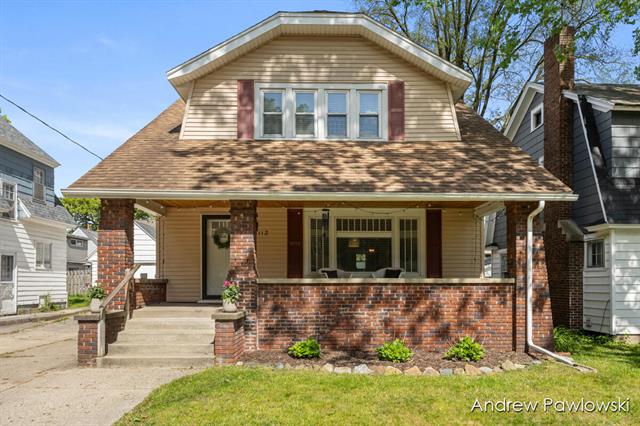 front view picture of 1112 Calvinse  Avenue, Grand Rapids, MI. 49506